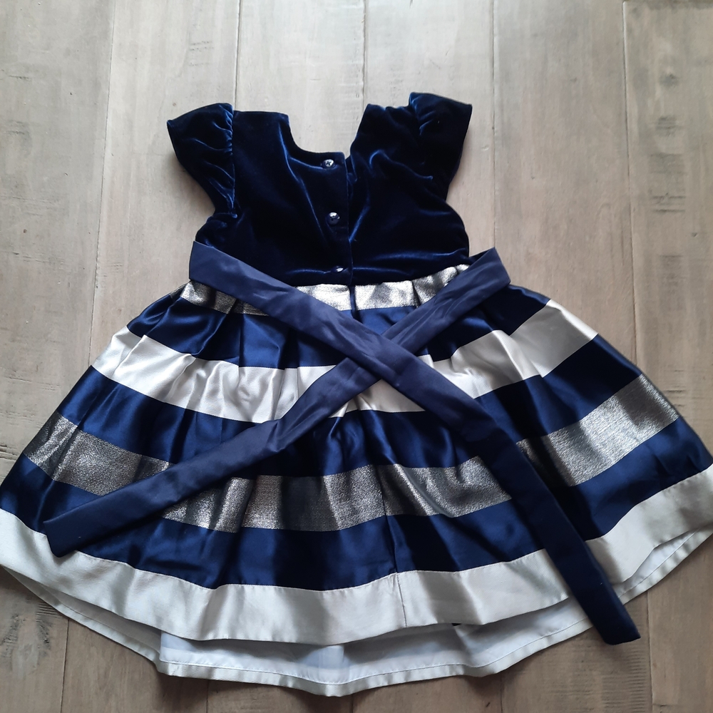 👑 Jona Michelle Navy and Silver Striped Formal Dress - Picture 2 of 5